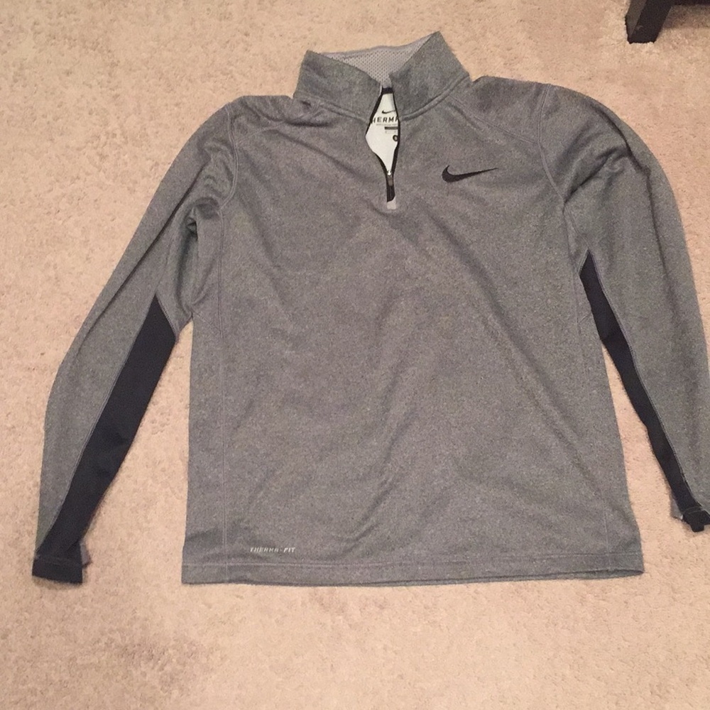 Men’s Grey and black nike thermal fit pullover